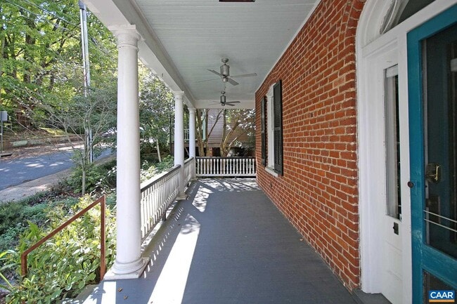 Photo - 423 2nd St NE