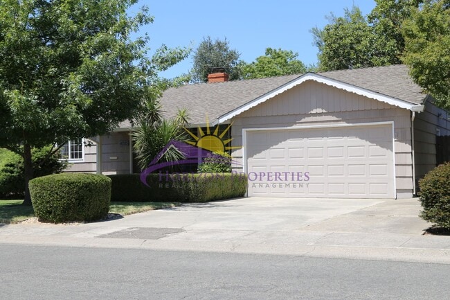 Building Photo - Unique 3 Bed 2 Bath + 2 bonus rooms 1,639 ... Rental