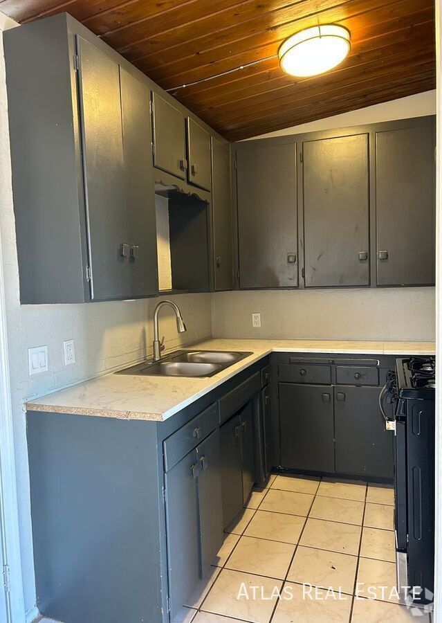 Building Photo - ***One Month Free*** 1 bed 1 Bath in Mesa Rental