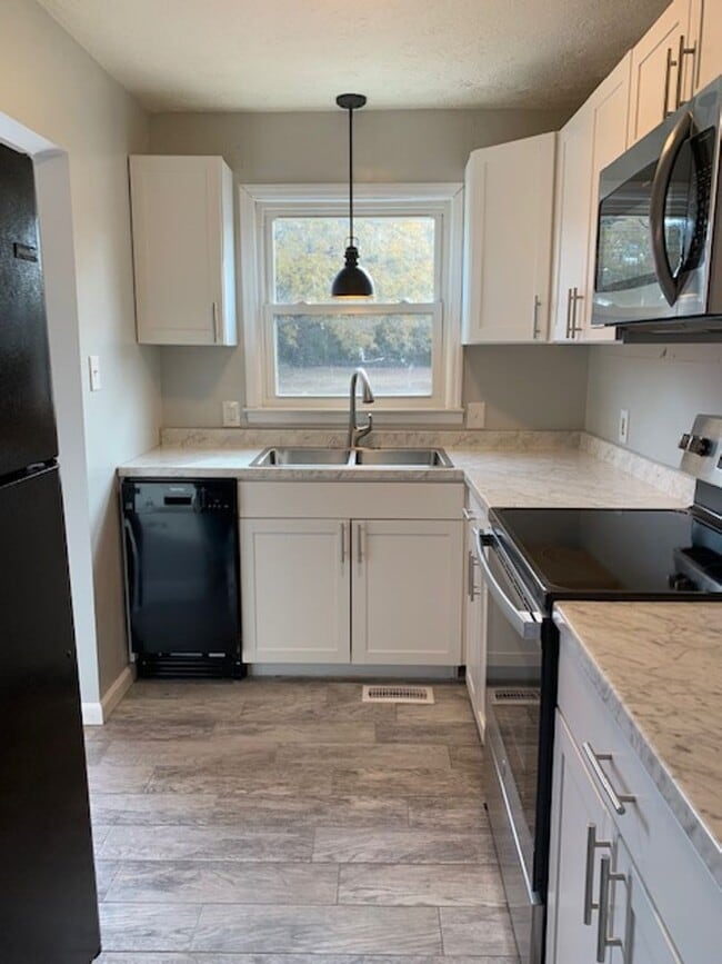 Photo - Modern & Traditional with Convenience