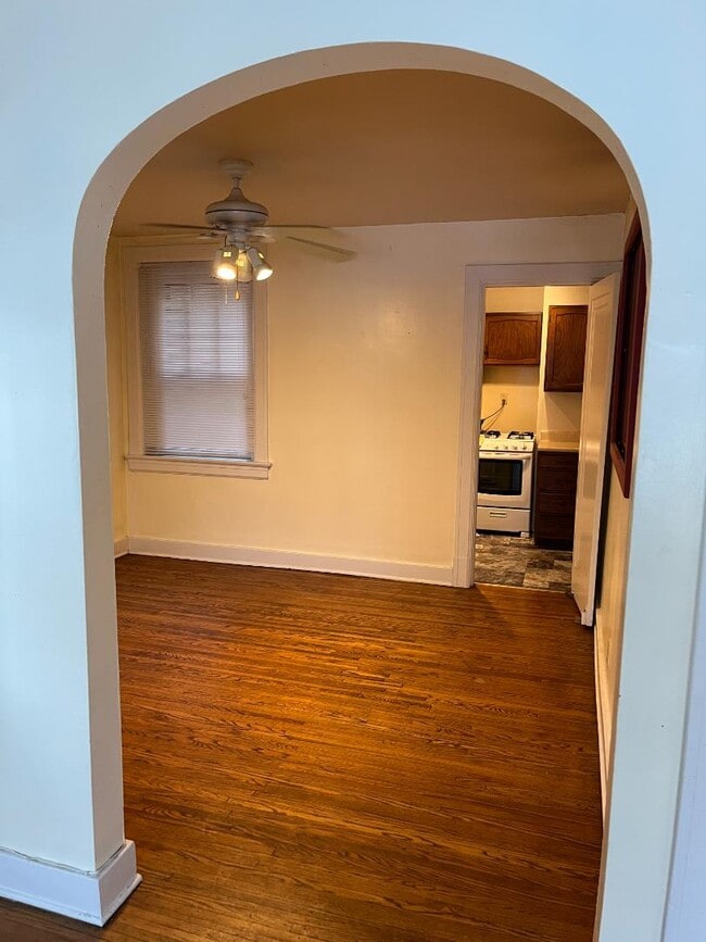 Photo - 1300 Everett Ave