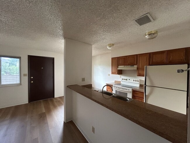 Photo - 1705 Heatheridge Rd