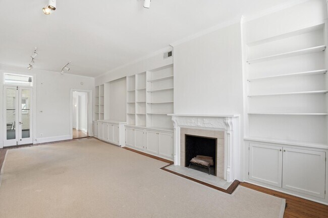 Photo - 1635 35th St NW