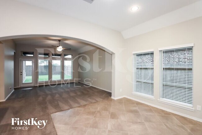 Photo - 335 Jolly Ginger Dr