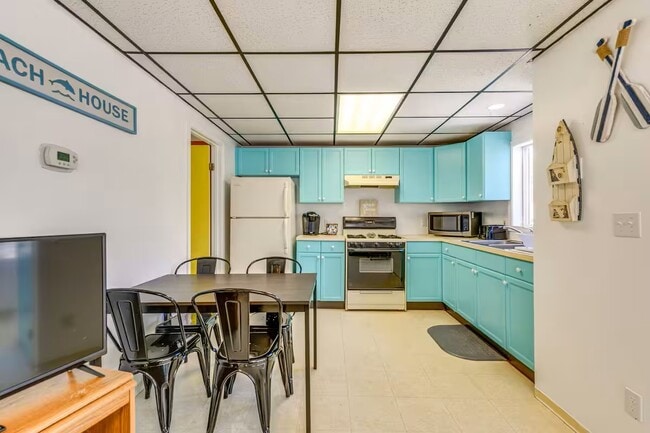 Photo - 1006 Newton St