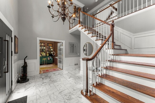 Photo - 5785 Northside Dr