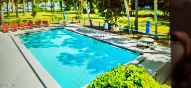 Relaxing pool - 8501 N Lagoon Dr Unit 5