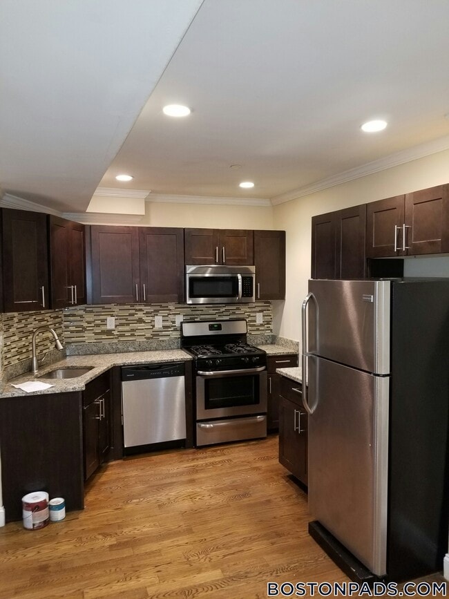 2975 Washington St Unit 2