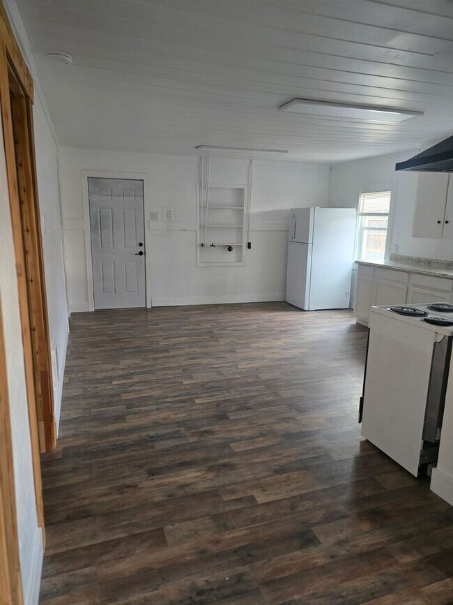 Photo - 17th St Duplex/Ariserem011 Unidad 1038