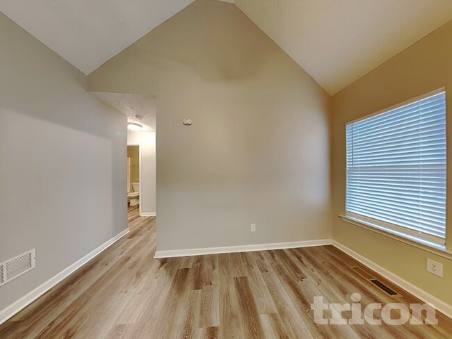 Photo - 132 Diamond Ct