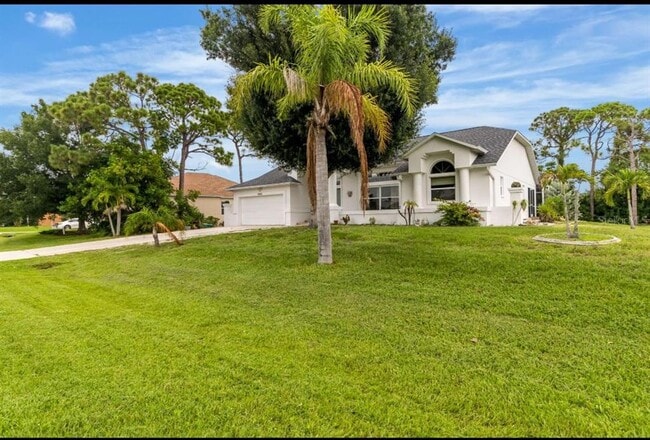 Building Photo - 1040 Bay Harbor Dr Rental