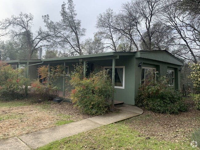 Building Photo - Tidy 2/2 mobile home - rent includes water...