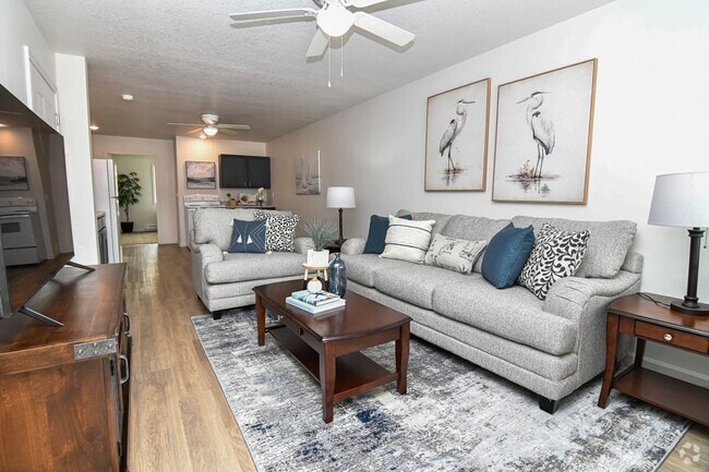 Building Photo - 2 Bedroom, Single-story Townhomes for rent...