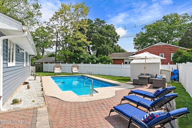 1700 Bryan Ave