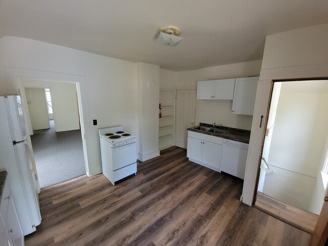 Photo - 514 Niagara St Unit C
