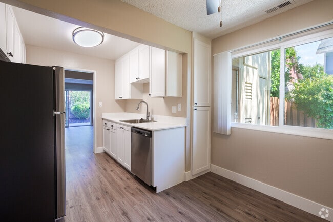 3BR, 2BA - Niles Renovated - Kitchen