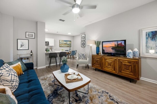 Building Photo - Grand Reserve Apartment Homes