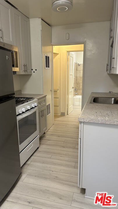 Photo - 11223 Emelita St Unit 1/4