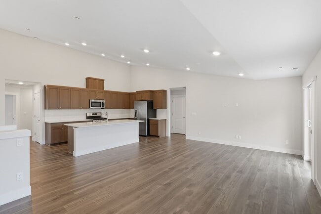 Photo - Elegant 4 Bedroom| 3 Bathroom Tigard Home ...