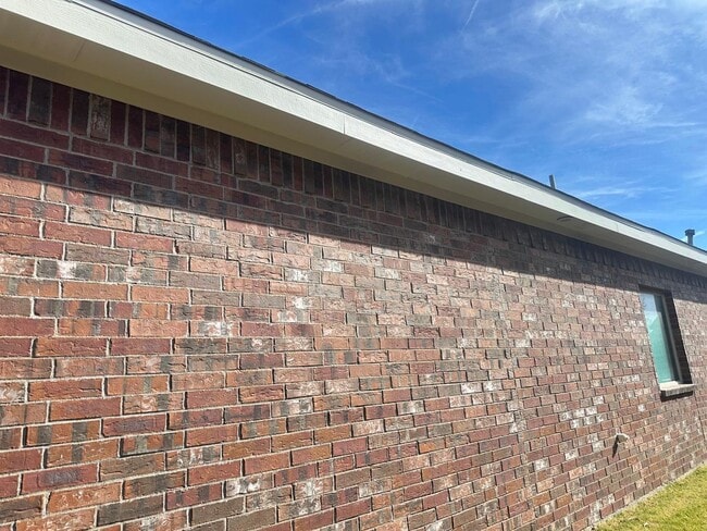 Photo - 7309 Raphael St