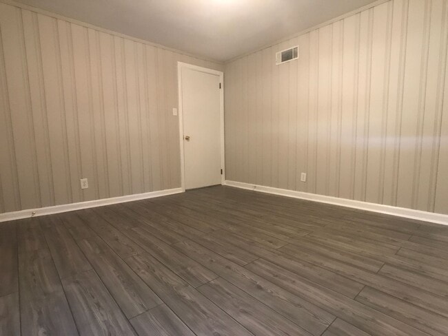 Photo - 10609 Middleground Rd