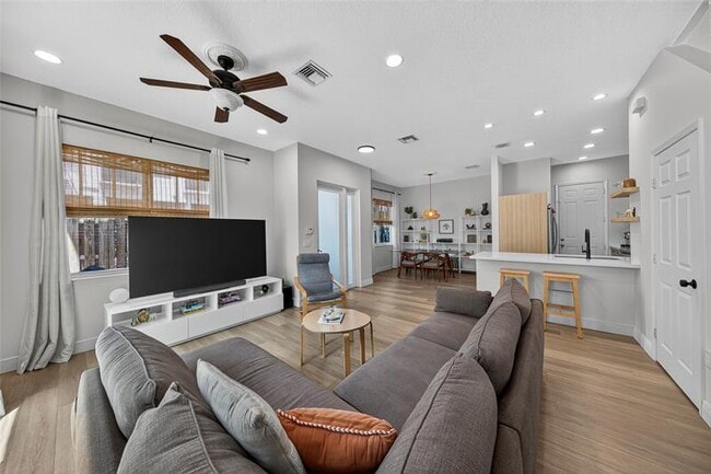 Building Photo - 15 NE 20th Ave