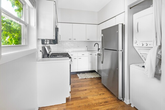 Photo - 1337 W Flournoy St Unit 2R