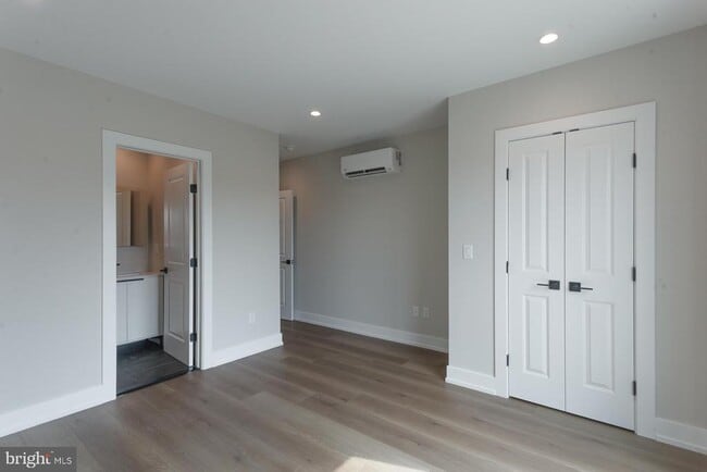 Photo - 3849 Fairmount Ave