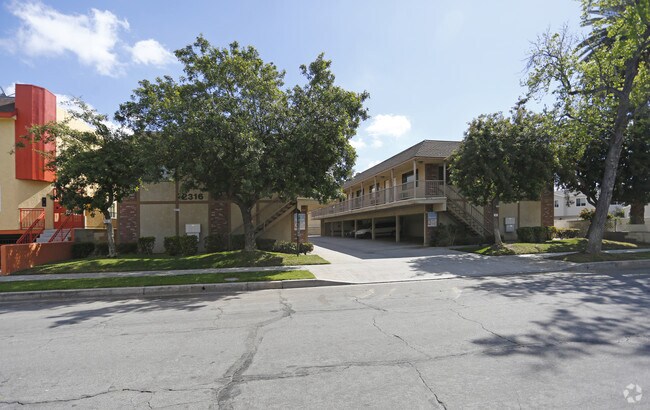 2314/2316 N. Catalina St.