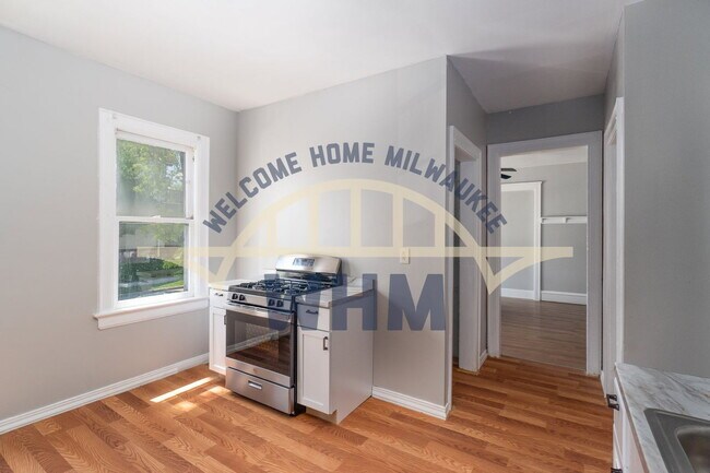 Photo - 2800 N Holton St
