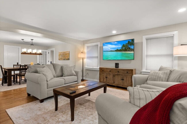 Photo - 29 Versailles Ave Unit ID1333665P