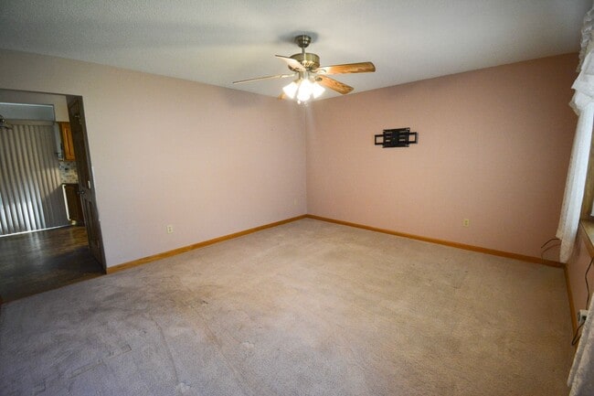 Photo - 4 Bed, 2 Bath Home for Rent – Great Location Near Schools