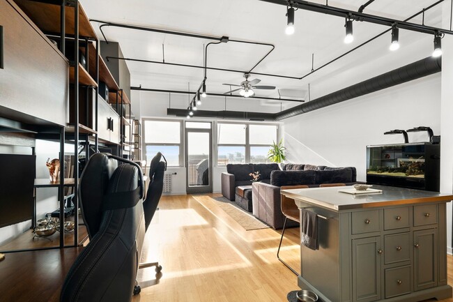 Photo - 500 S Clinton St Unit 624