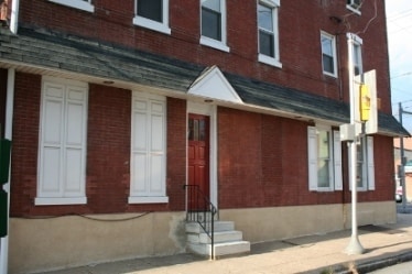 Building Photo - 2418 E Allegheny Ave Unit Cozy Studio