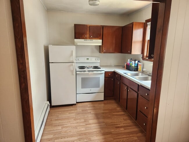 Building Photo - 6 School Ct Unit 6B Rental
