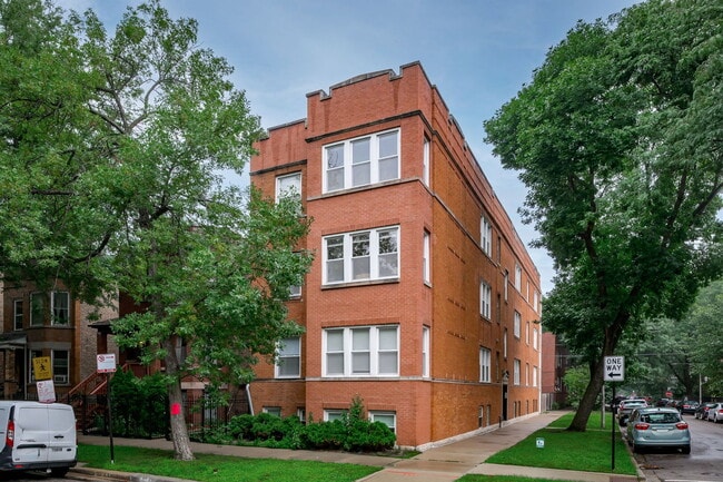Building Photo - 3722 W Altgeld St Unit 1E