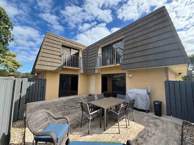 Photo - 1017 10th Way