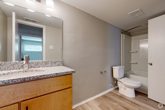 2BR - 1BA, 930SF
