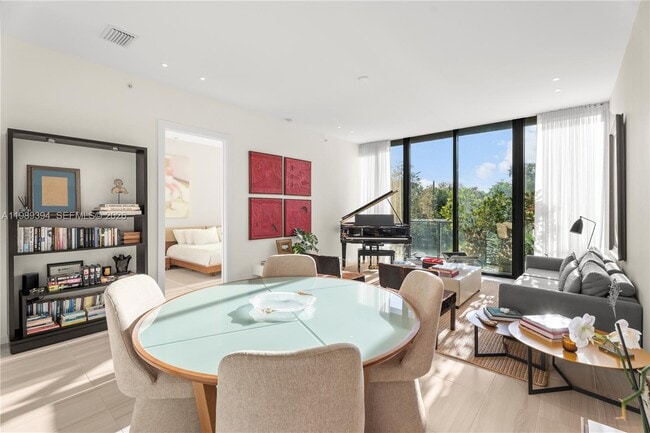 Photo - 3156 SW 27th Ave Unit 202