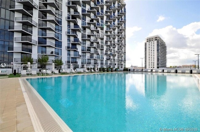 Building Photo - 5300 Paseo Blvd Unit 909