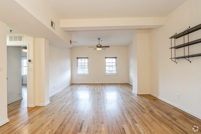 Building Photo - 227 Christopher Columbus Dr Unit 318B Rental