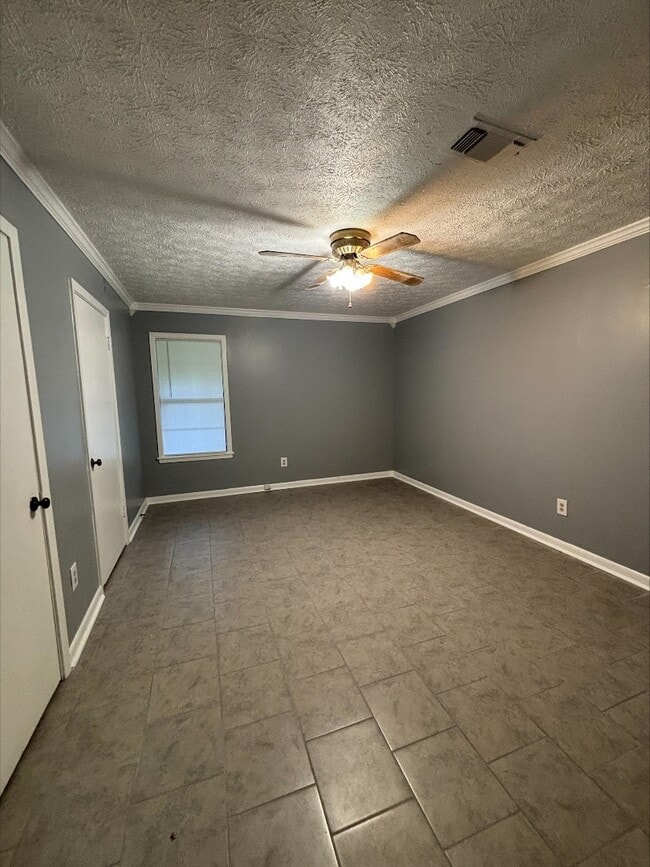 Photo - 622 Hospital Rd