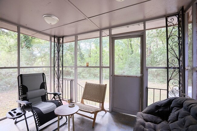 Photo - Nettie Unit 2065