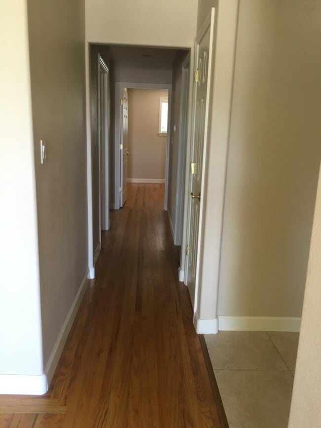 Building Photo - 2376 Forbes Ave