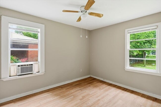 Photo - Charming 2BR/1BA Single-Family Home for Rent in Pearl, MS