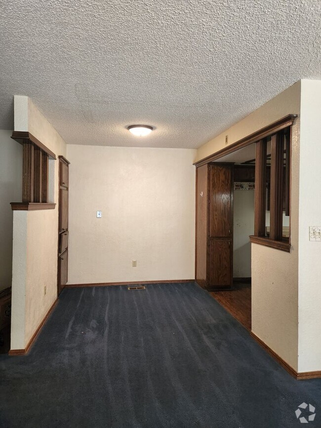 Building Photo - 1674 SW 86th St Rental