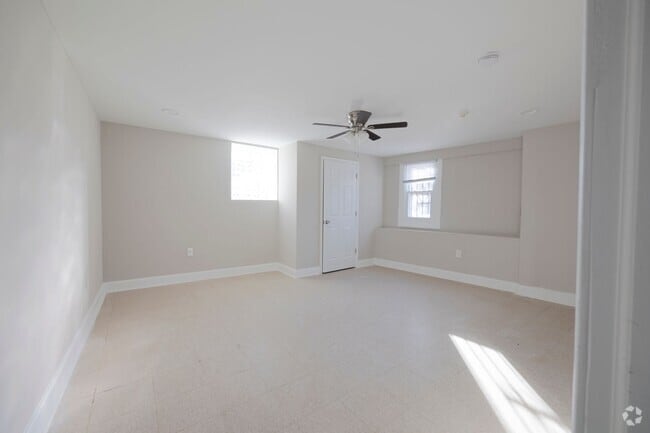 Building Photo - 5138 Gainor Rd Unit Ground Floor Rental