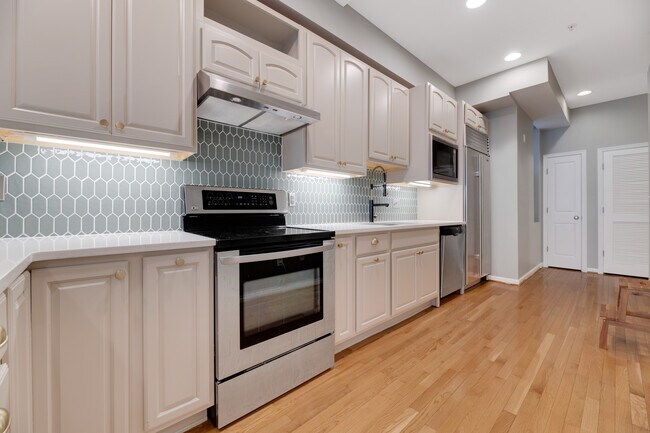Photo - 1360 Kenyon St NW Condo Unit 2