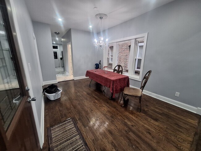Photo - 4947 W Race Ave Unidad 1,2,3