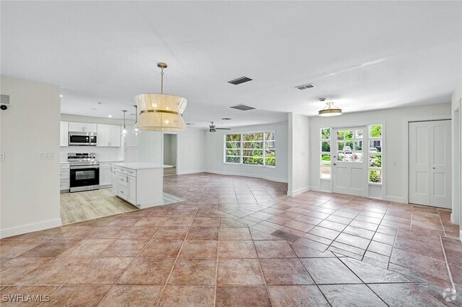 Building Photo - 135 7th Ave N Rental
